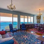 Waterfront Penthouse With A Stunning View اسطنبول