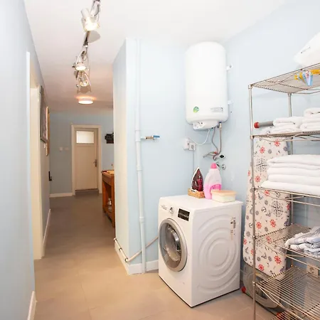 Waterfront Penthouse With A Stunning View 公寓 *